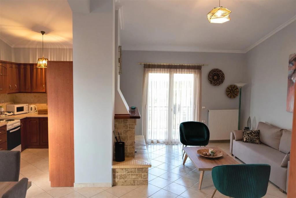 Kuchyň nebo kuchyňský kout v ubytování Elenas Villas