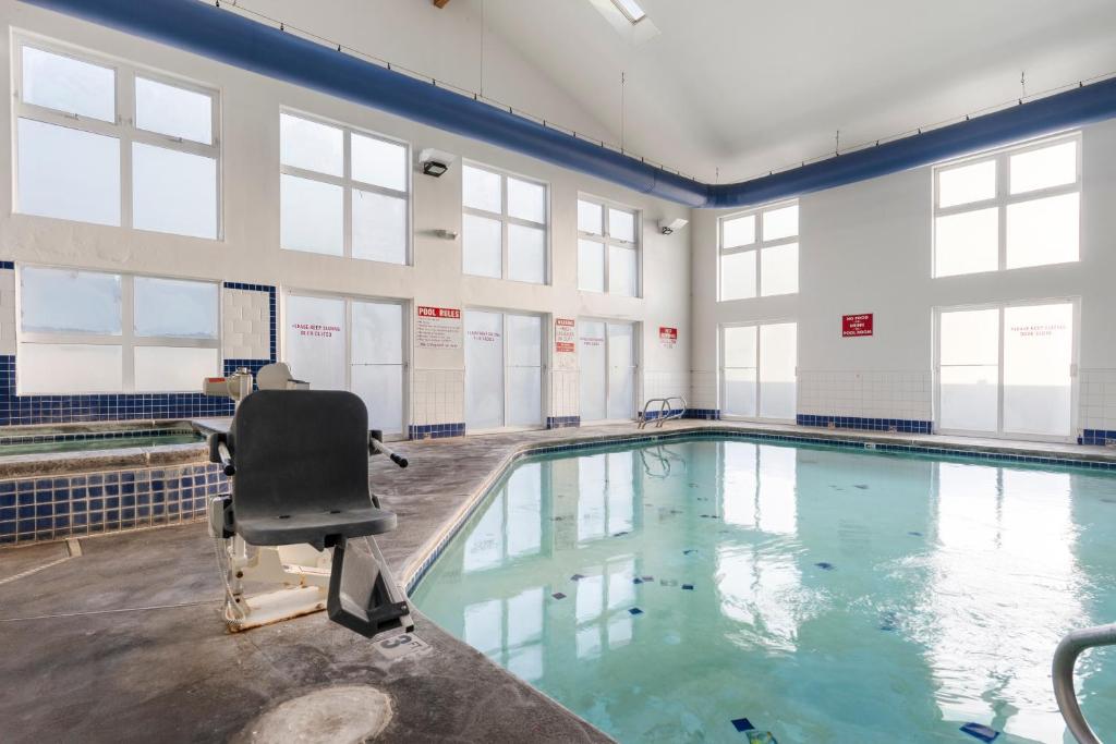 Bazén v ubytování Motel 6 Clarkston WA nebo v jeho okolí