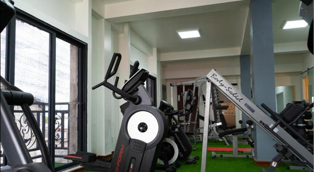 Fitness centrum a/nebo fitness zařízení v ubytování Four Stars Hostel RAS Al-Khaimah