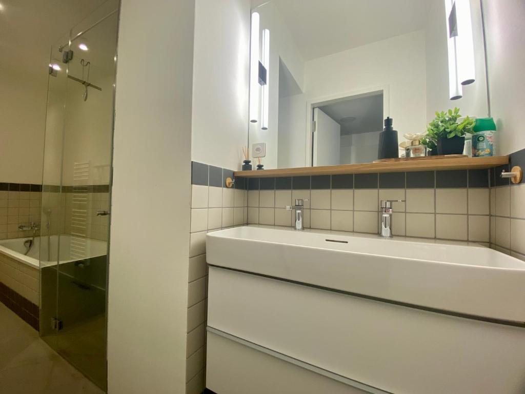 120m2 modern 3-Bedroom Loft in Zürich - Resim 41