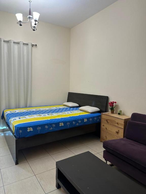 Private room with balcony fully furnished in Dubai Silicon Oasis