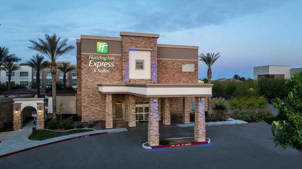 Holiday Inn Express & Suites - Gilbert - East Mesa by IHG photo