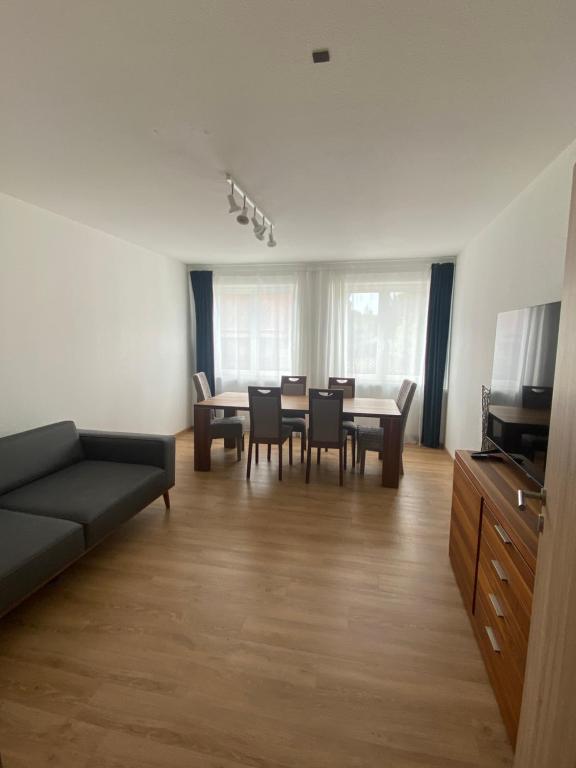 Galeriebild der Unterkunft Ferienwohnung Feucht EG NATURNAH Parkplatz WLAN in Feucht