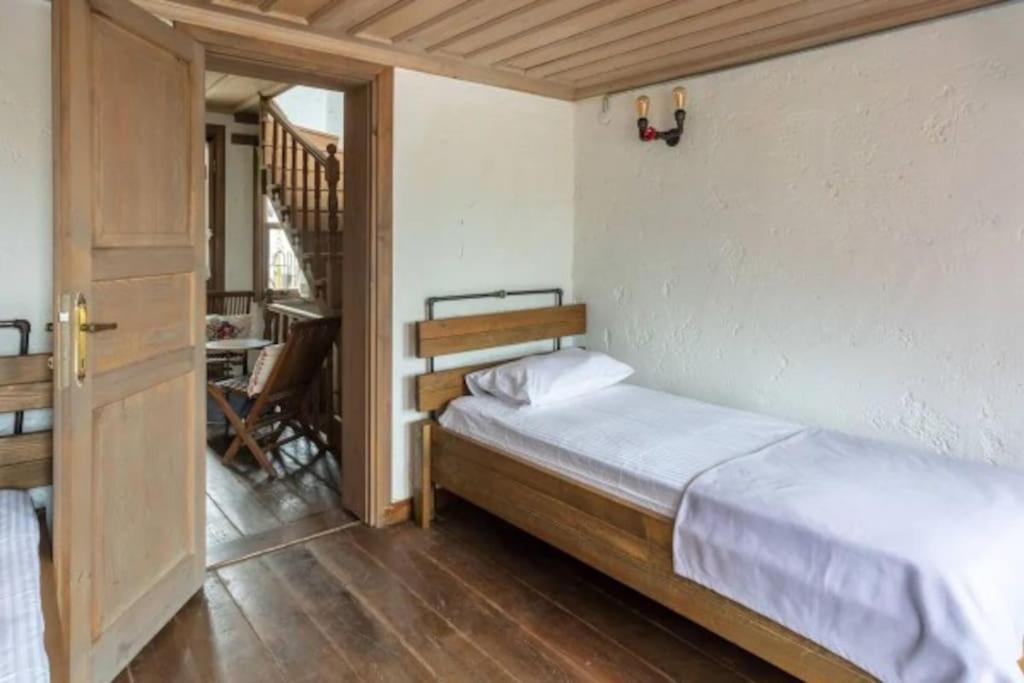 Postel nebo postele na pokoji v ubytování Balat luxury House With Sea View
