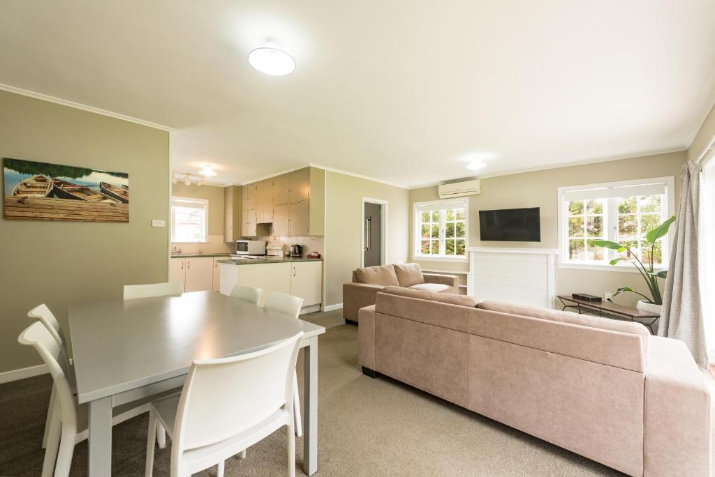 Averill Court Motel - Resim 42