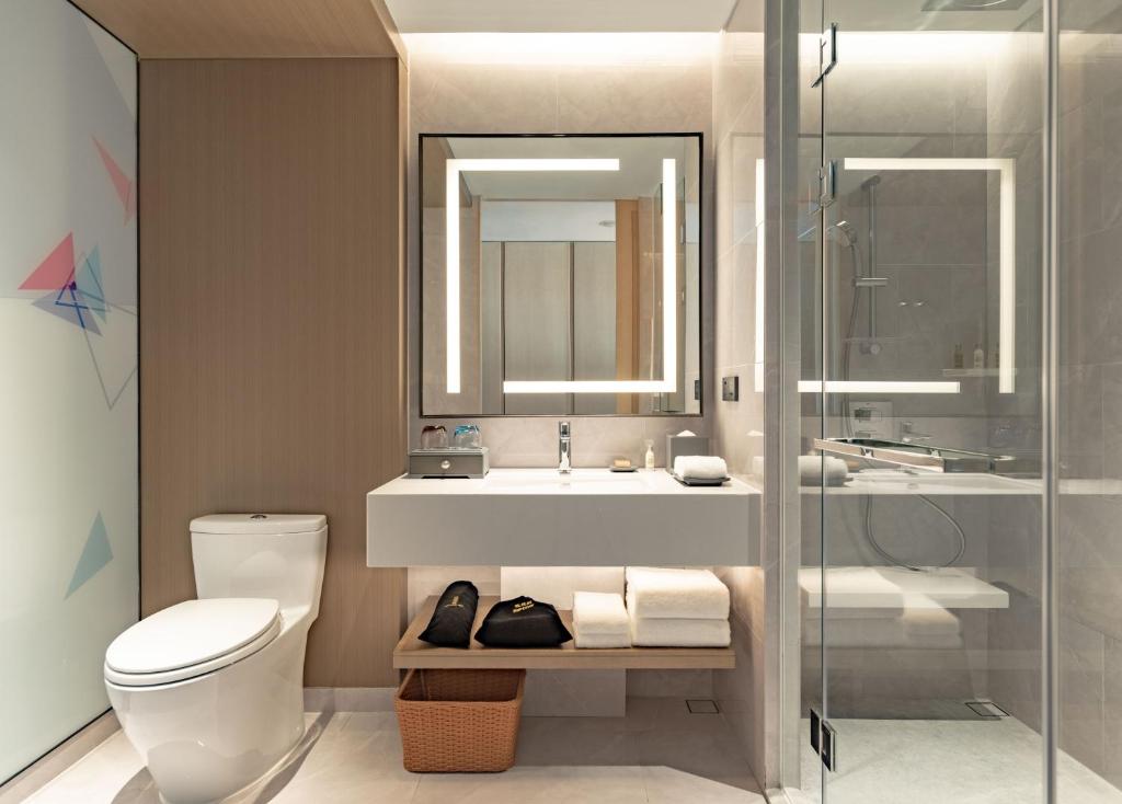 Hilton Garden Inn Shenzhen World Exhibition & Convention Center - 川の景色を望むツインルーム