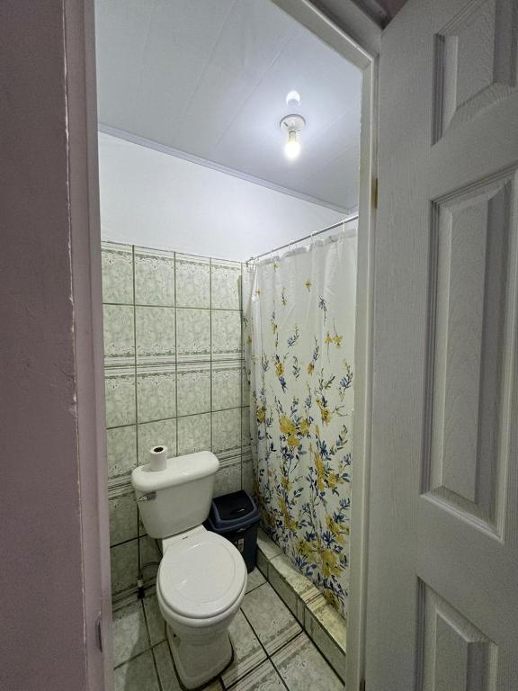 Koupelna v ubytování Hostel Córa Chía