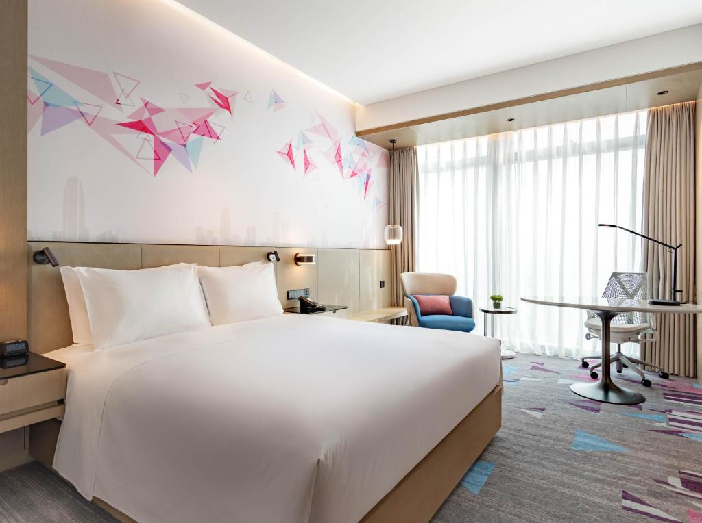 Hilton Garden Inn Shenzhen World Exhibition & Convention Center - 川の景色を望むキングルーム