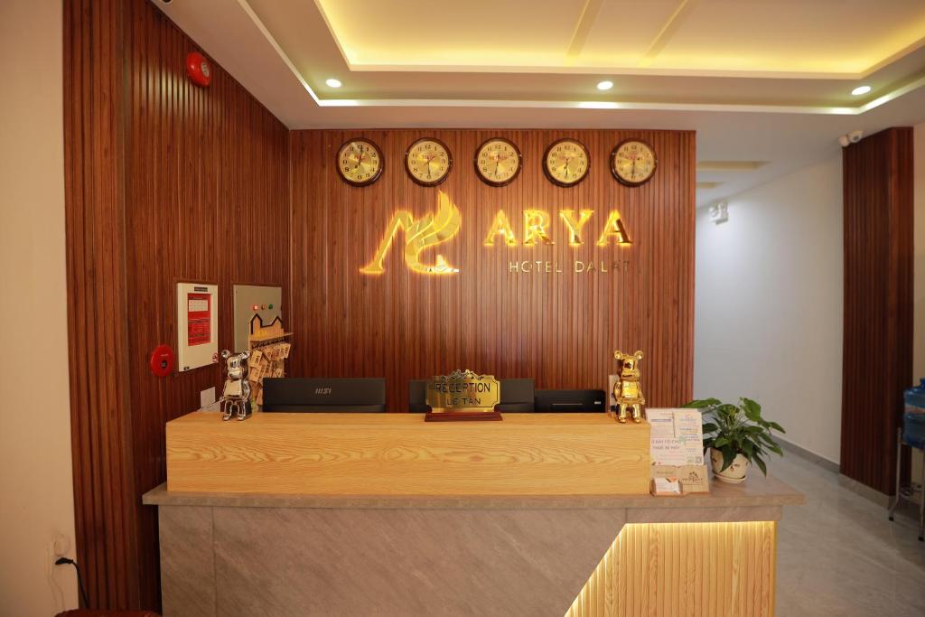 Chứng chỉ, giải thưởng, bảng hiệu hoặc các tài liệu khác trưng bày tại Arya Hotel Dalat
