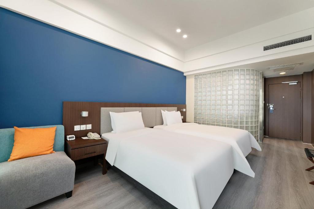Holiday Inn Express Chengdu Wuhou, an IHG Hotel - 带有两张单人床的标准房间 - 高地板