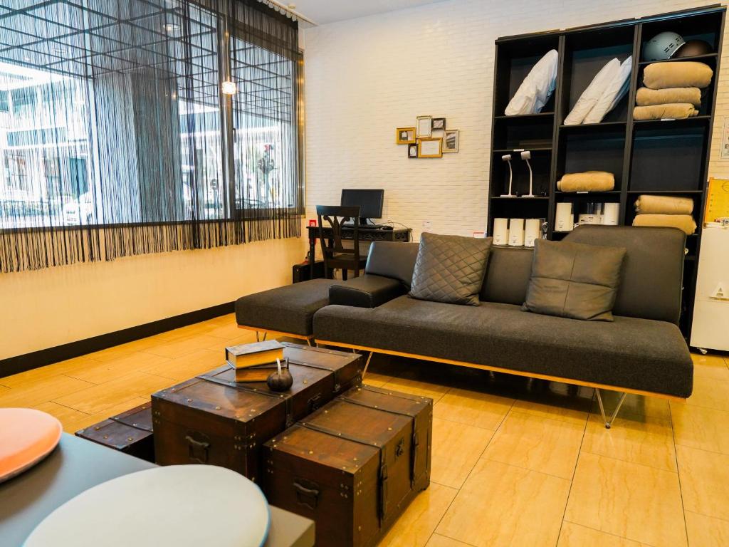 Posezení v ubytování Hotel AreaOne Okayama