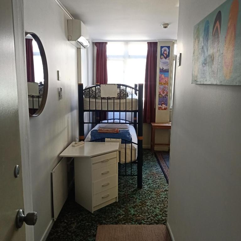 
Bed in 8-Bed Mixed Dormitory Room
