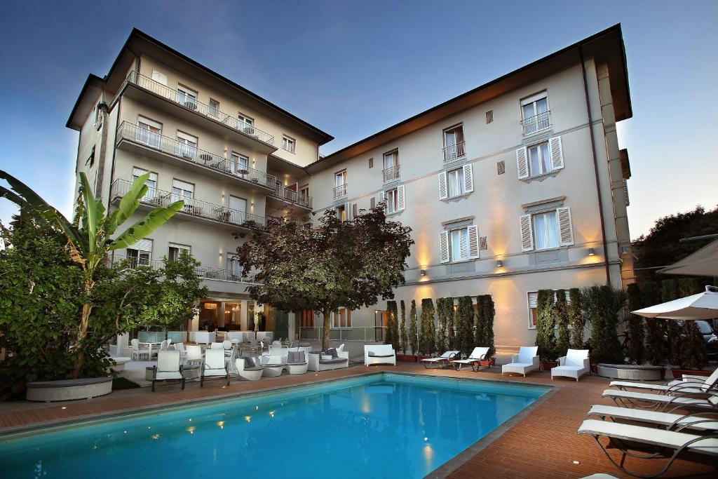 Bazén v ubytování Hotel Manzoni Wellness&Spa nebo v jeho okolí