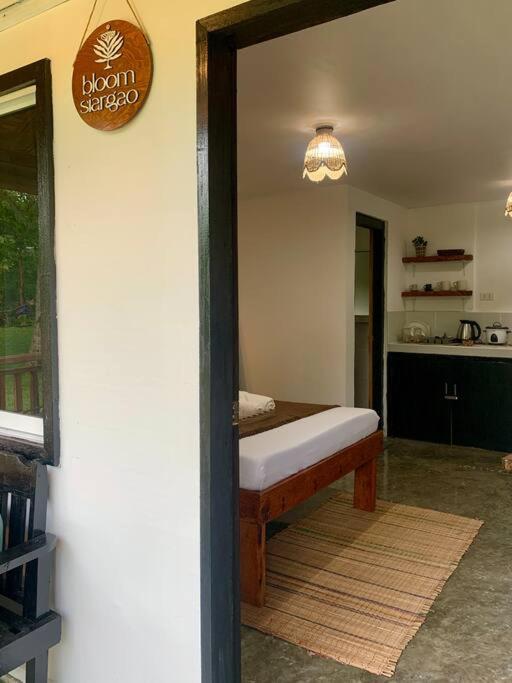 Postel nebo postele na pokoji v ubytování Bloom Siargao - Cozy Studio in Pacifico