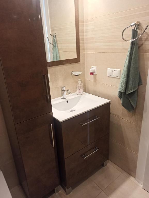 Un baño de Apartamento en la playa de Cala Capitán -Cabo Roig- Orihuela Costa