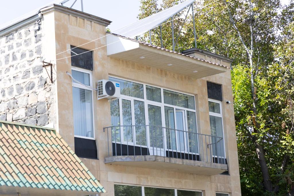 Budova, kde se hotel nachází