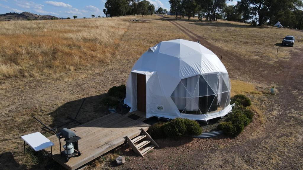 Budova, kde se the luxury tent nachází
