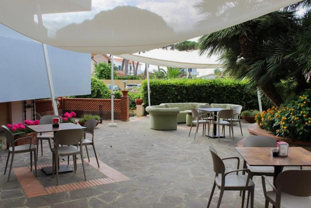 Сад в Hotel Barcarola 2