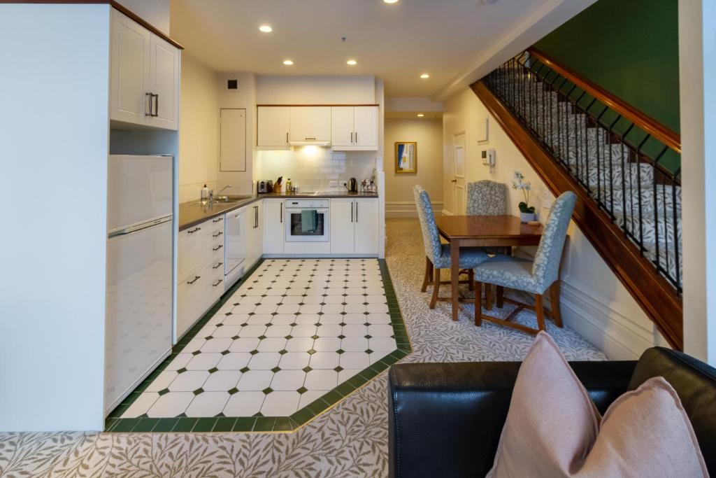 Beauty in the CBD - 1bed Free Parking Pool - Resim 9