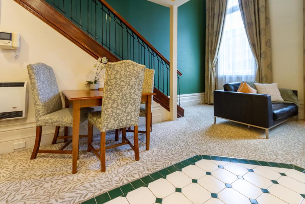 Beauty in the CBD - 1bed Free Parking Pool - Resim 16