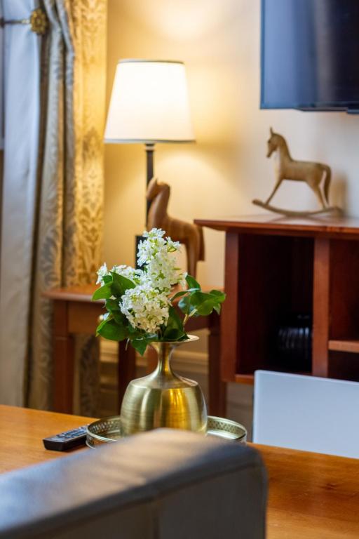 Beauty in the CBD - 1bed Free Parking Pool - Resim 21