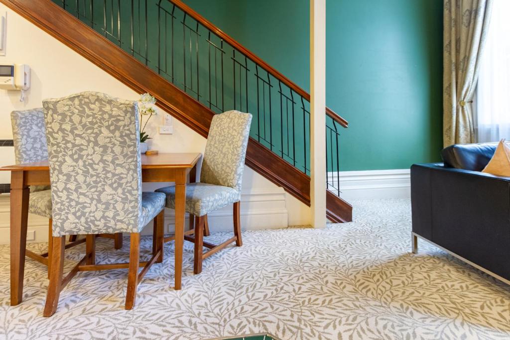 Beauty in the CBD - 1bed Free Parking Pool - Resim 32