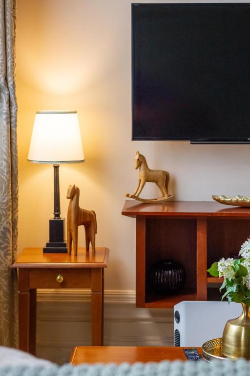 Beauty in the CBD - 1bed Free Parking Pool - Resim 26