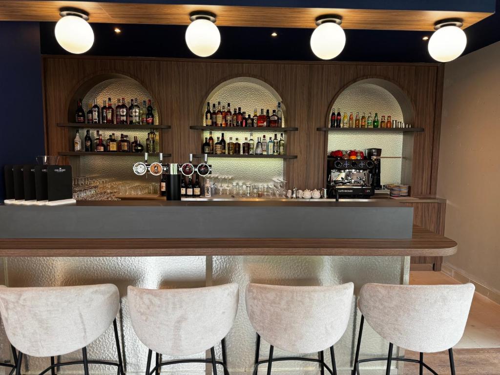 Hôtel AKENA Serris - Val d'Europeにあるラウンジまたはバー