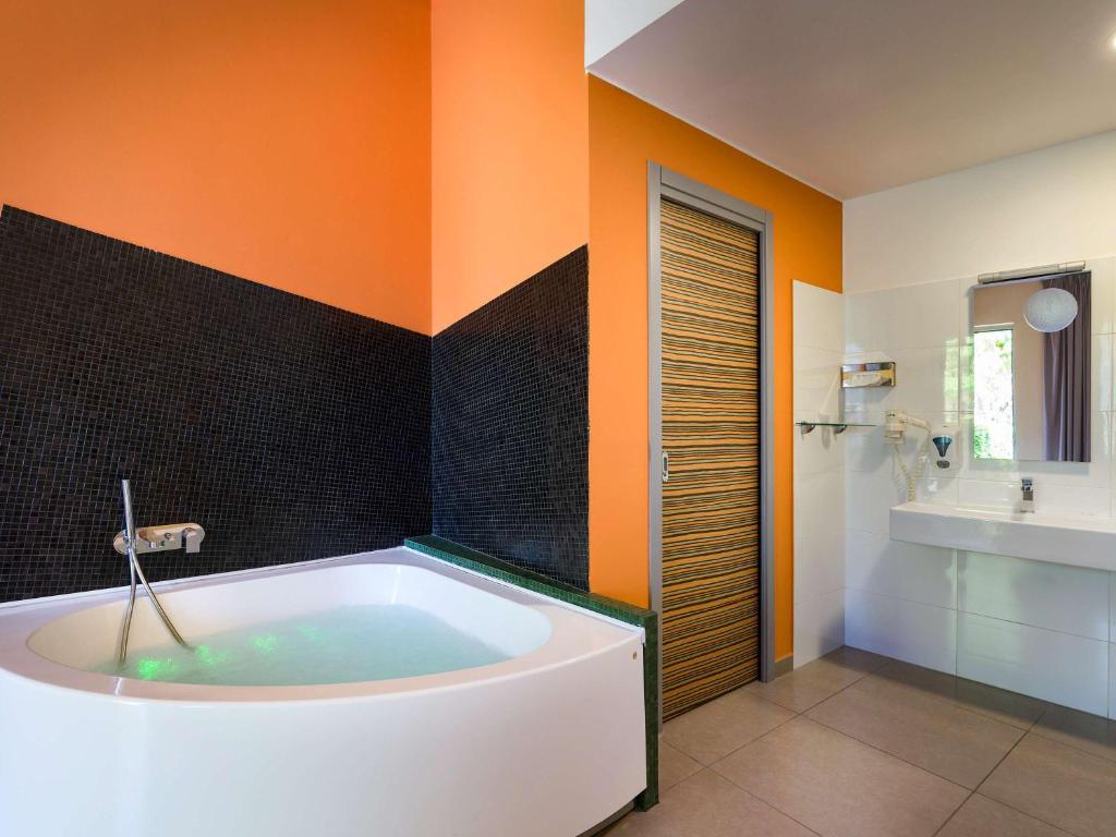 Koupelna v ubytování ibis Styles Catania Acireale