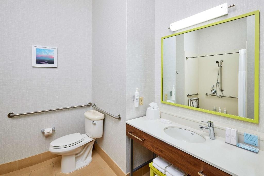 Koupelna v ubytování Hampton Inn & Suites Ridgecrest