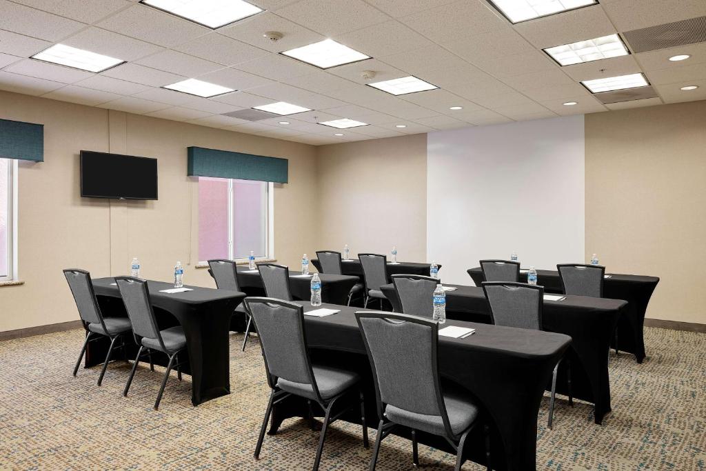 Konferenční prostory v ubytování Hampton Inn & Suites Ridgecrest