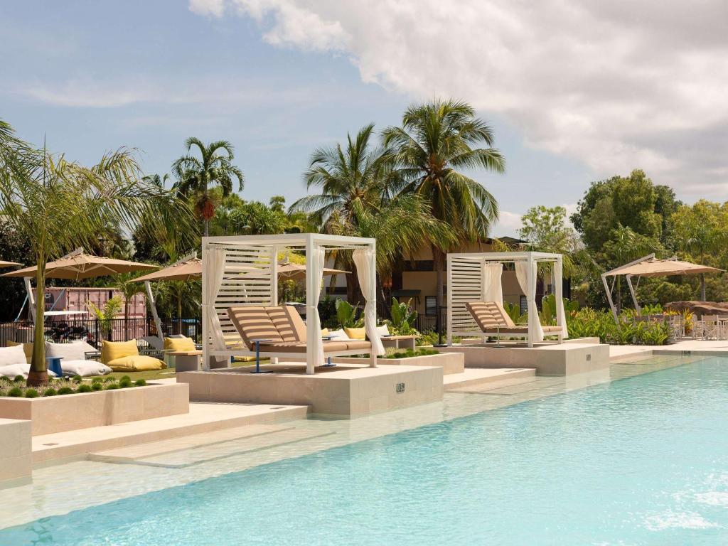 Sundlaugin á Novotel Darwin Airport eða í nágrenninu