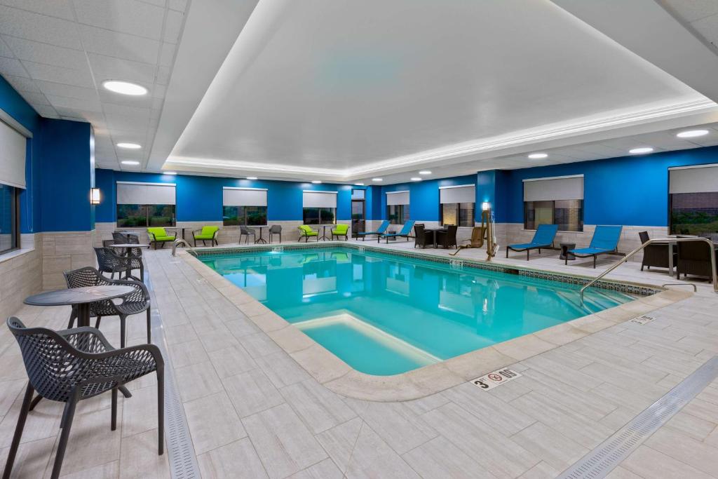 Hampton Inn Coventry-Warwick Area photo