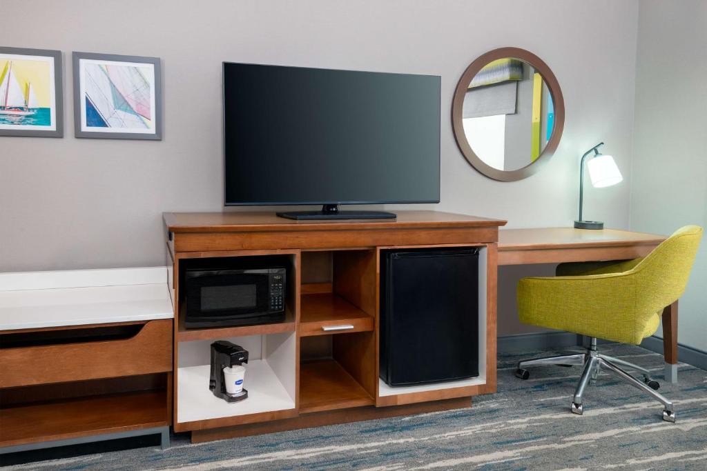 Hampton Inn Coventry-Warwick Area photo