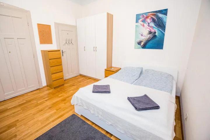 Big flat in heart of Budapest with AC 1065 Budapest, Lázár utca 7 kép - 1