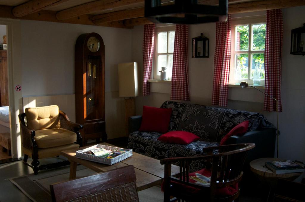 Posezení v ubytování B&B Maarle