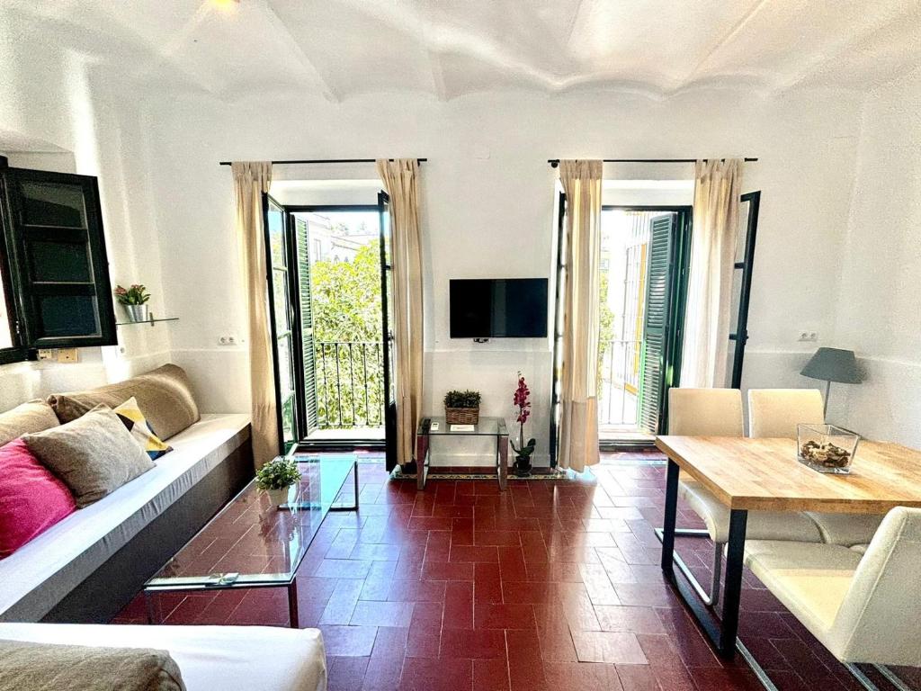Plaza de Santa Cruz - Apartamento De Dos Habitaciones Con Balcón