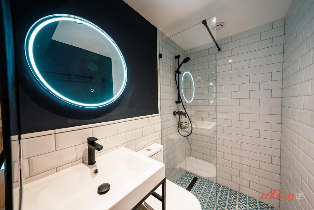 The Florian Boutique Guesthouse by Zzzing - 9