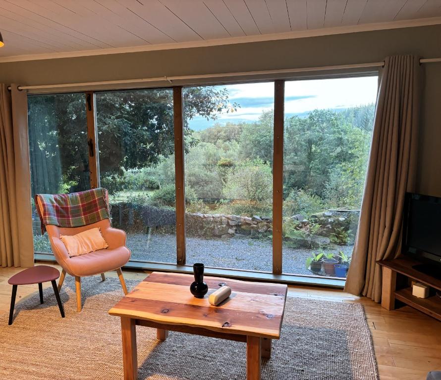 TV a/nebo společenská místnost v ubytování Sligo Forest Retreat