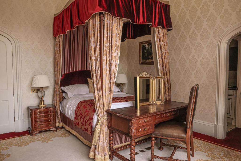 Thornbury Castle - A Relais & Chateaux Hotel - Deluxe Bedchamber