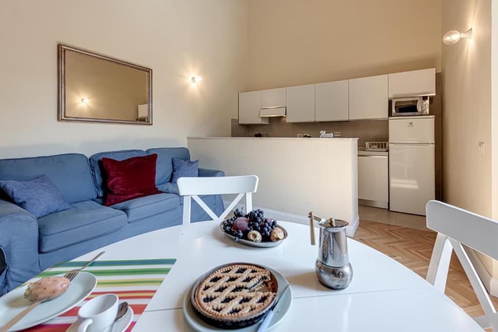 A kitchen or kitchenette at Flora - Sweet Dreams in Florence