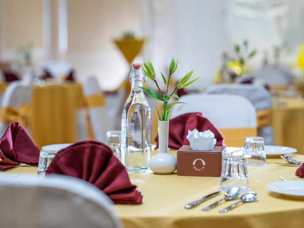Restaurace v ubytování Oshin Hotel