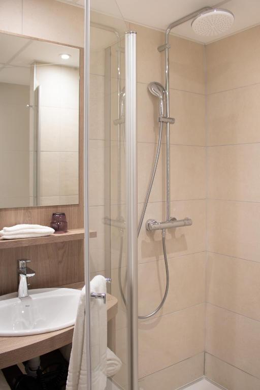 Koupelna v ubytování Brit Hotel Blois - Le Préma
