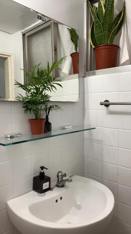 Koupelna v ubytování 阿霞袂睏MAMAzzzzHostel