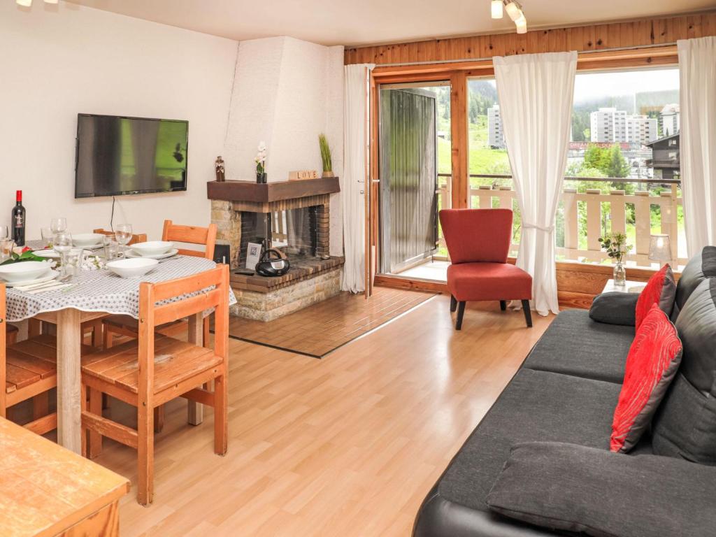 Posezení v ubytování Apartment Dents Rousses I2 by Interhome