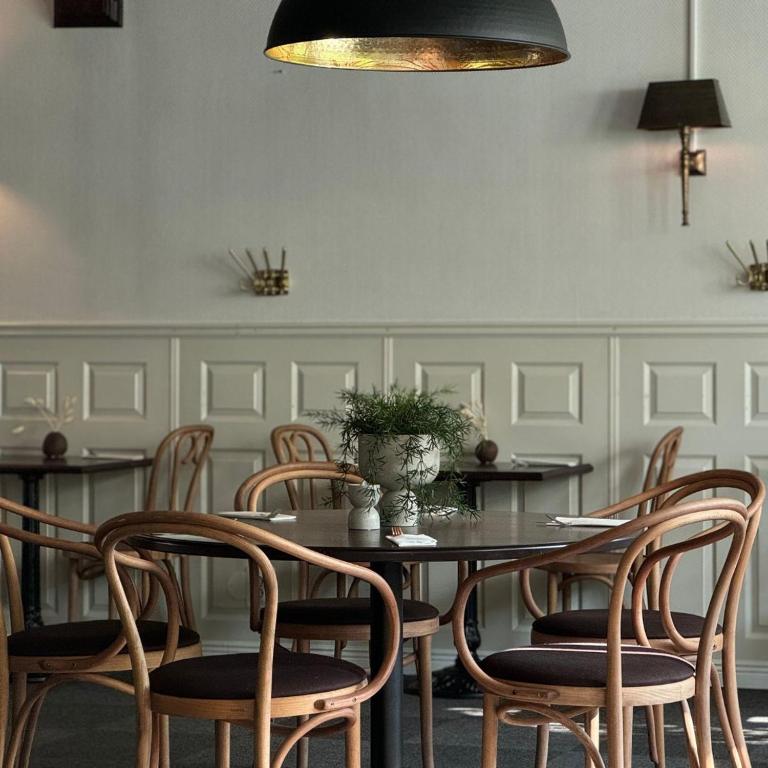 Posezení v ubytování Hotell Gillet i Köping