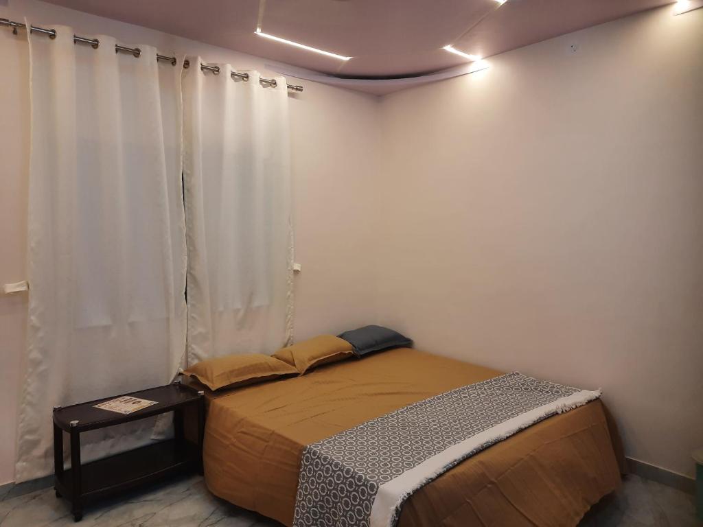 Shriguru Guest House Akkalkot - Deluxe Triple Room