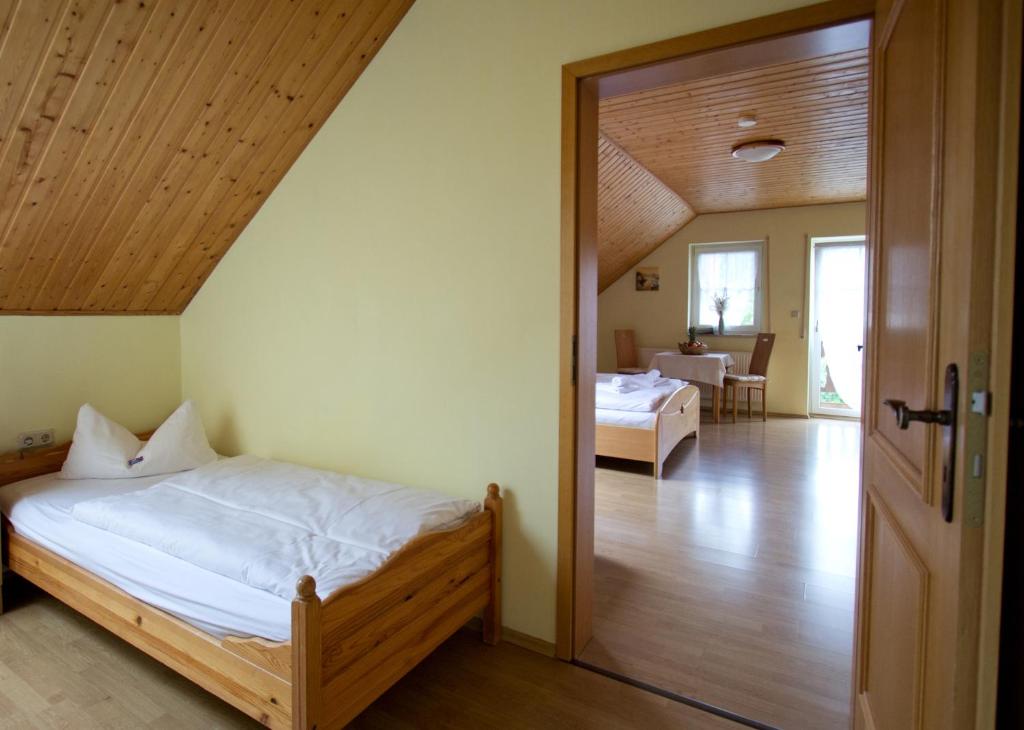 Ferienpension Kühner - Triple Room With Balcony