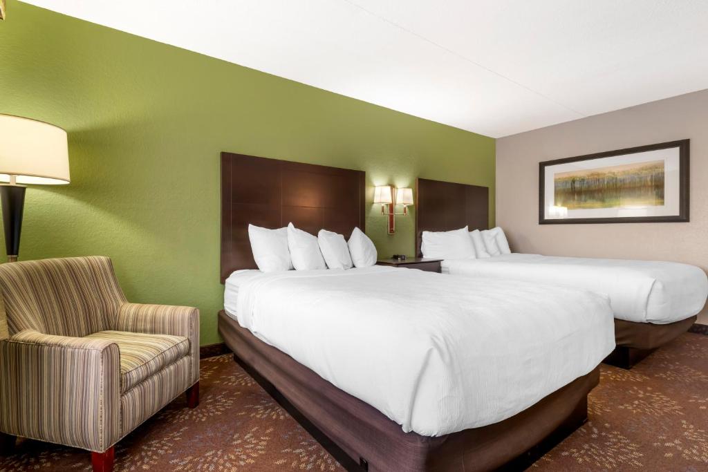 Best Western Plus New Ulm - 泳池景大号床间 - 带两张大号床