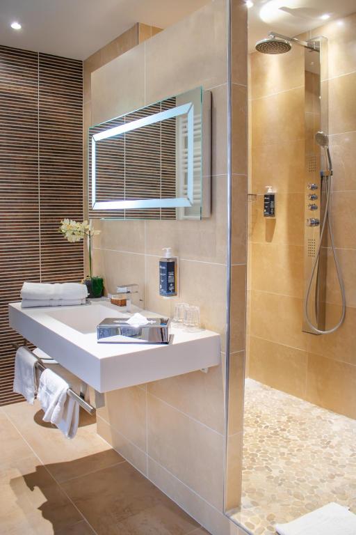 Brit Hotel Châteaudun - Exclusive Double Room